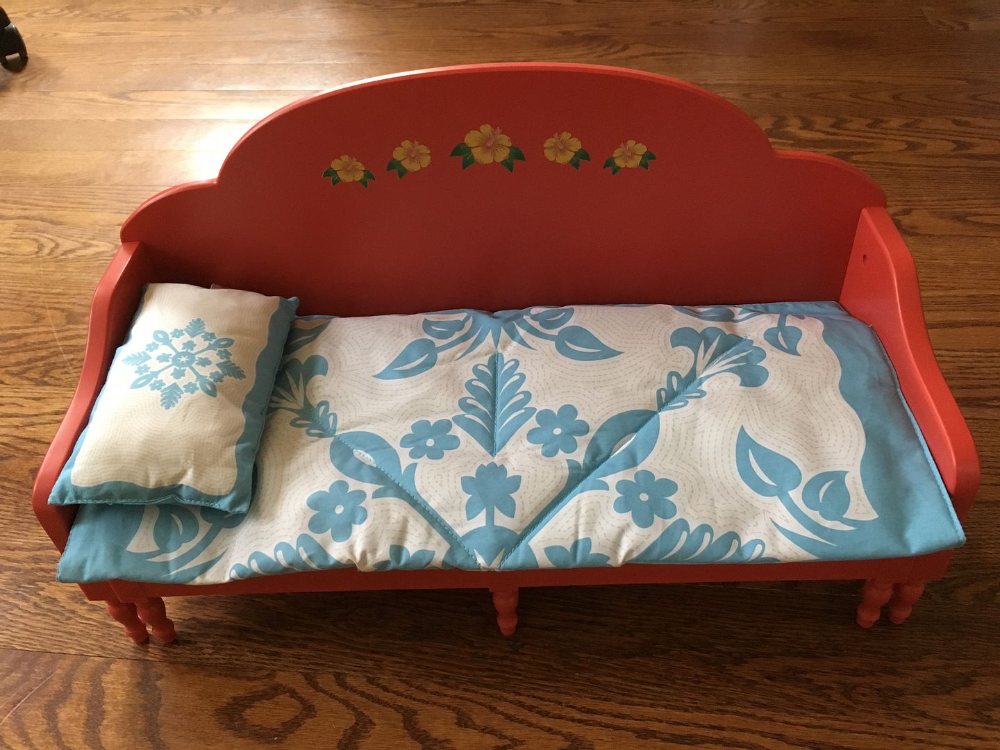 Bed and Hawaiian Quilt (retired) American Girl Playthings!